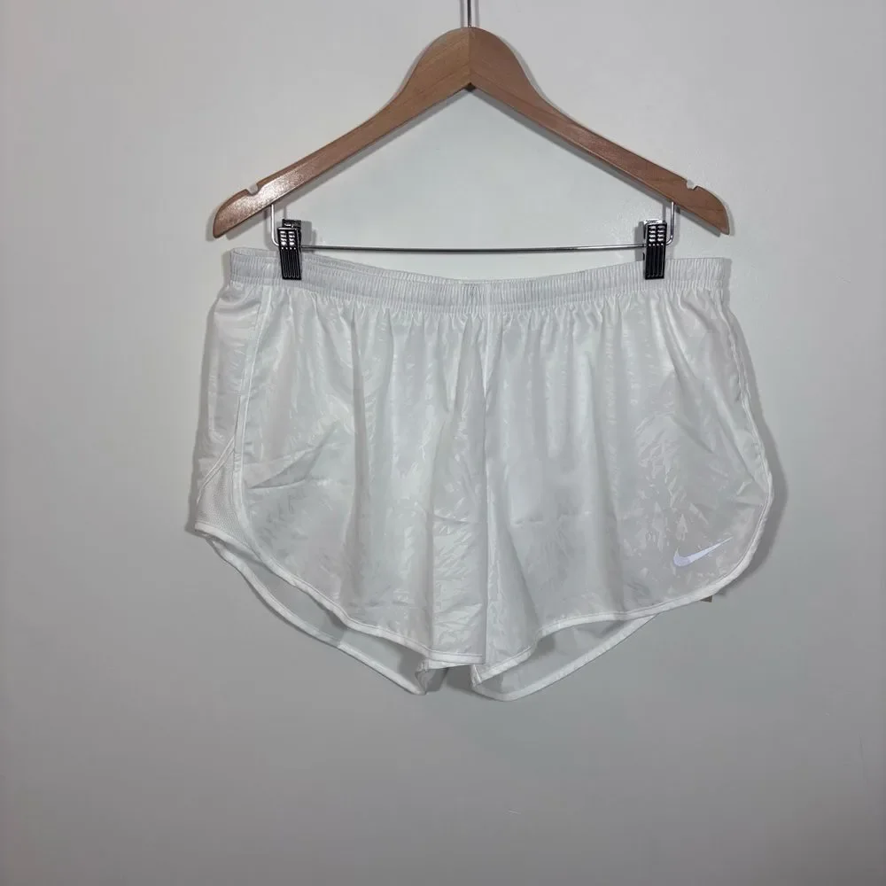 2 Pairs of Nike Tempo Women’s Lined Running Shorts XL NWT NEW Gray White